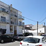 T2-neville's House F Апартаменты