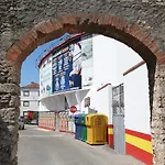 T2-neville's House F Nazare