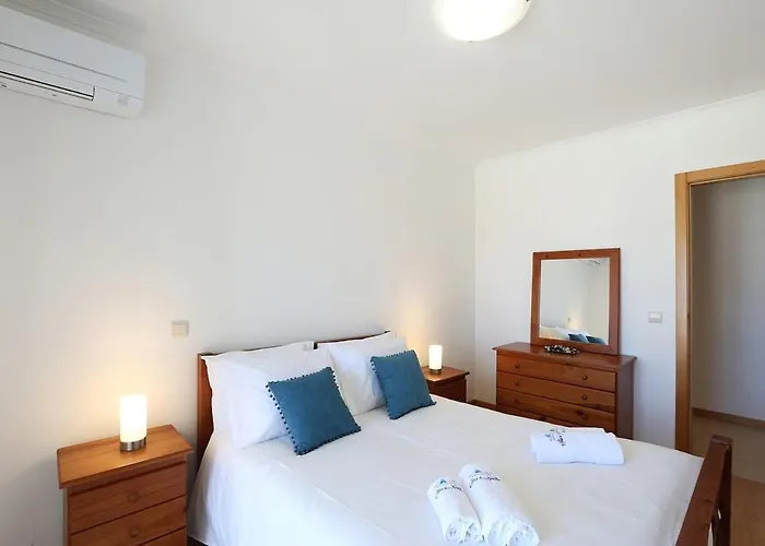 T2-neville's House F Apartment